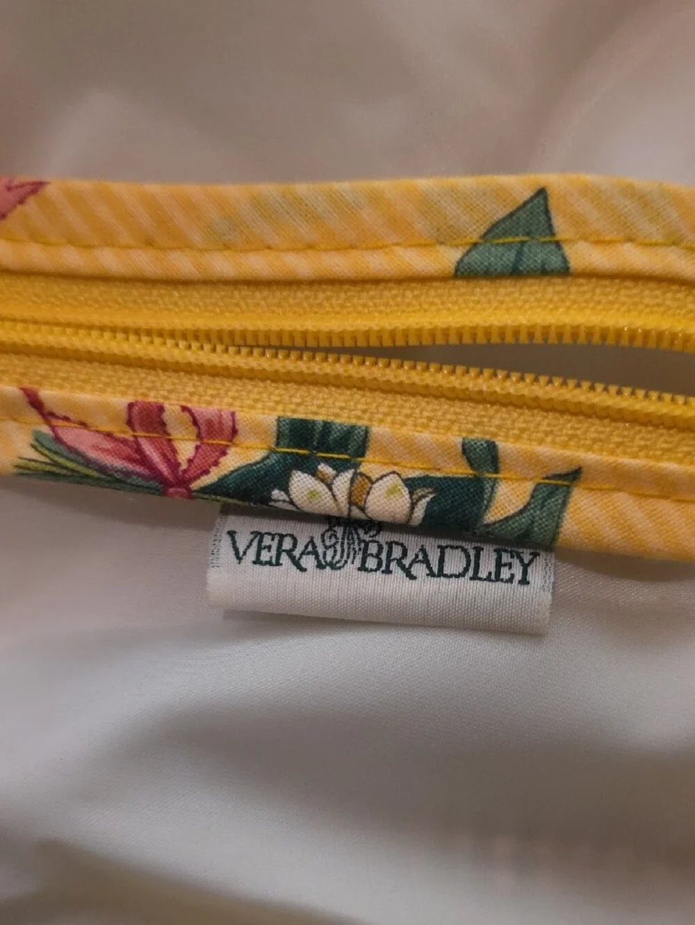 ​Very Rare Vntg Vera Bradley; Citrus Elephant Round Travel Cosmetic Bag Case